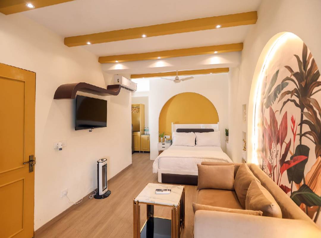 Best Airbnb in Hauz Khas South Delhi - room interior at Casa Inali