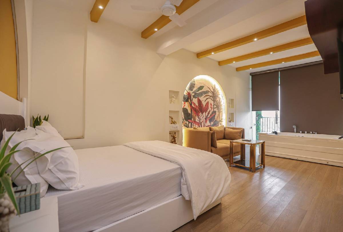 Private jacuzzi tub in a room at Casa Inali, Hauz Khas Village